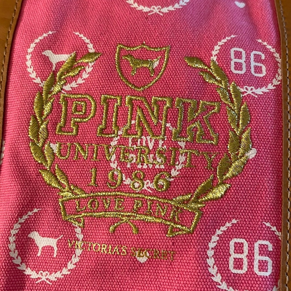 Victoria's Secret PINK messenger style crossbody/ laptop case with padded bottom - Picture 6 of 8